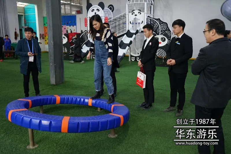 HuaDongPlay Amusement welcomes people from all walks of life to visit and guide the work