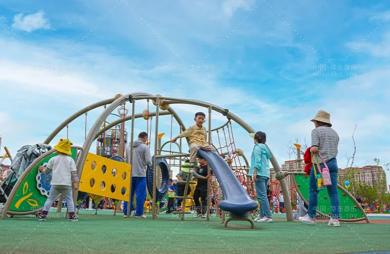 HuaDongPlay Amusement Inner Mongolia Ordos Waterfront New Town Central Park Project was successfully completed