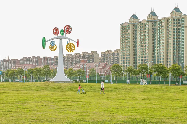 HuaDongPlay amusement products were listed in People's Daily